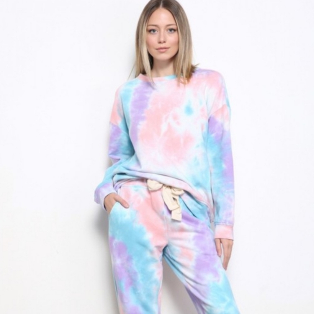 Dolly tie dye sweatshirt